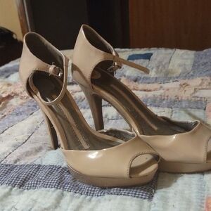 New Directions Nude Peep-Toe Heels
